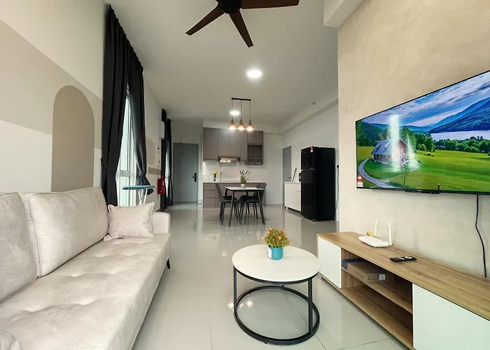 121 Residences By The Homez Near One Utama, Starling Mall, Atria