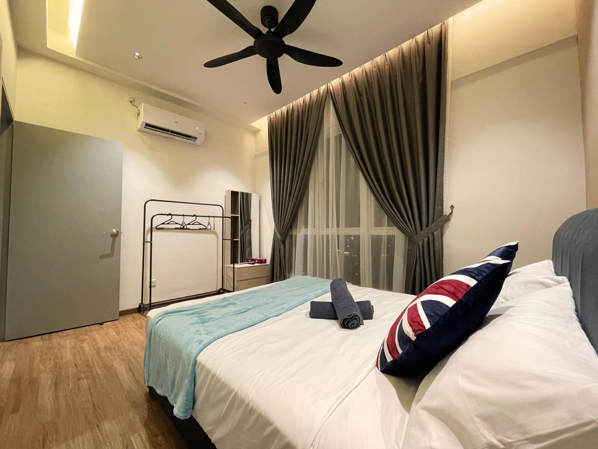 121 Residences By The Homez Near One Utama, Starling Mall, Atria Apartment *