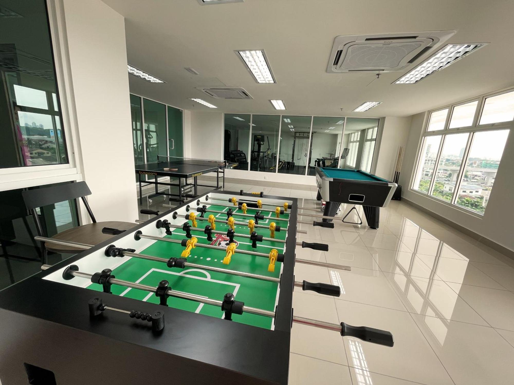 121 Residences By The Homez Near One Utama, Starling Mall, Atria *