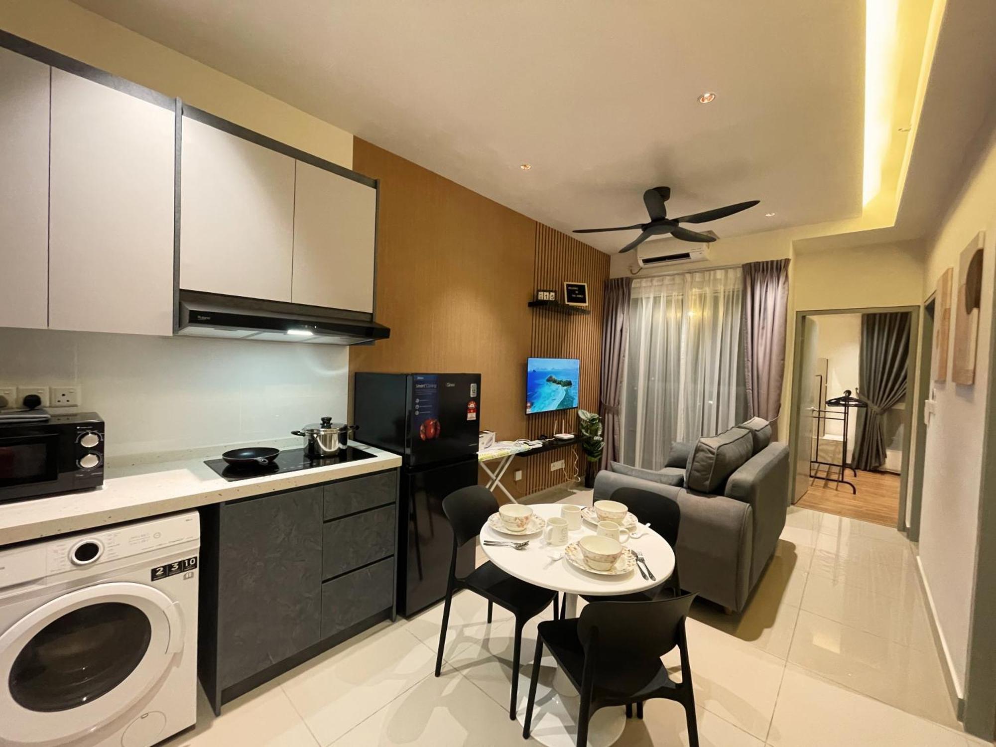 Apartment 121 Residences By The Homez Near One Utama, Starling Mall, Atria