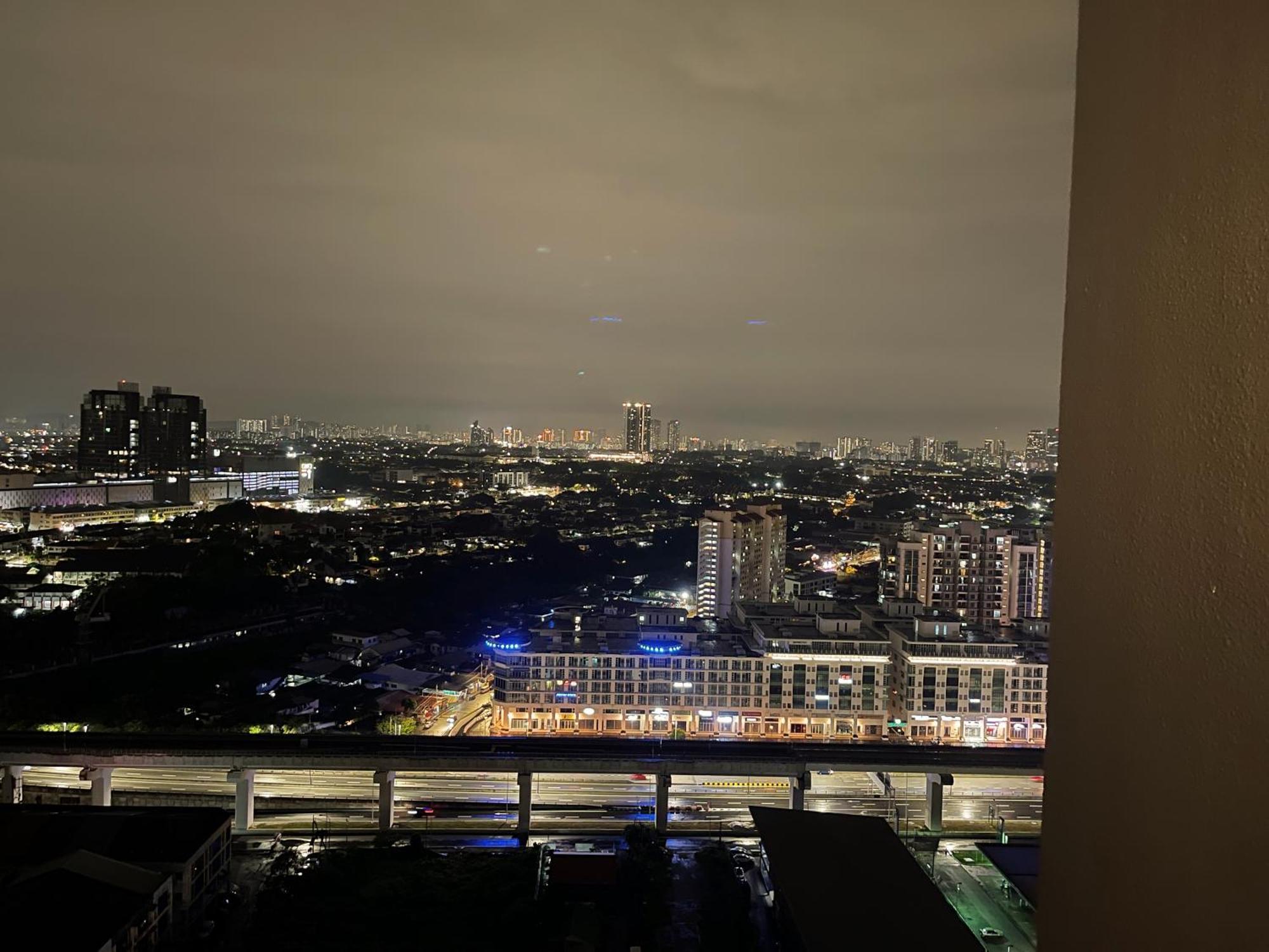 121 Residences By The Homez Near One Utama, Starling Mall, Atria