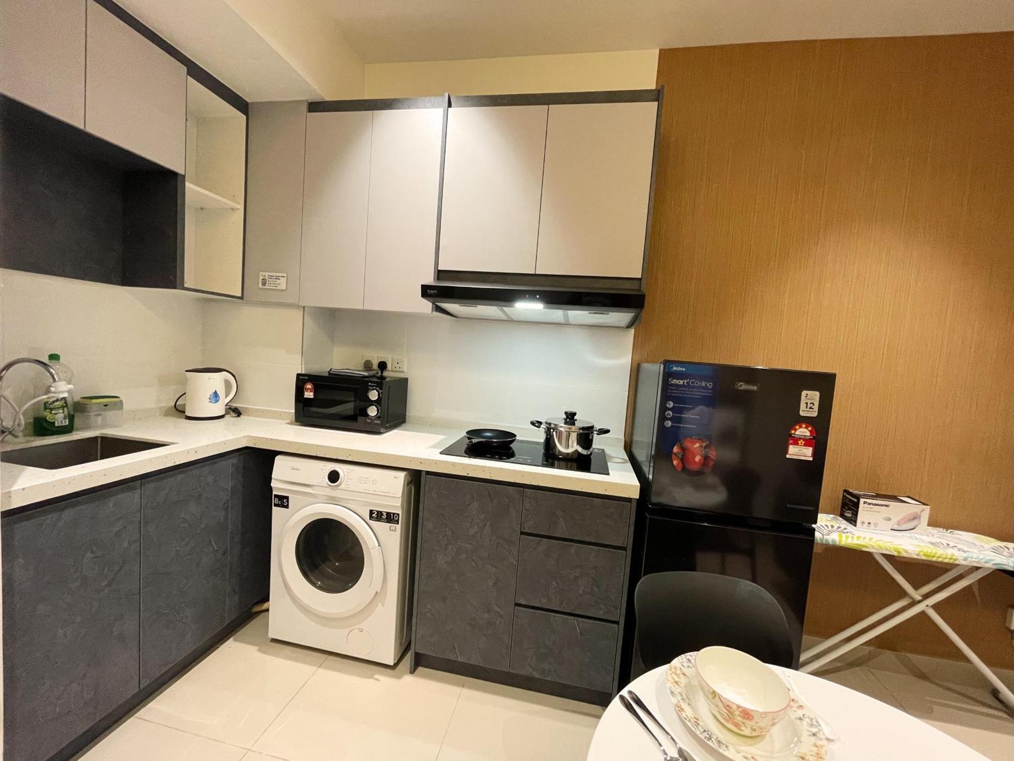Apartment 121 Residences By The Homez Near One Utama, Starling Mall, Atria *