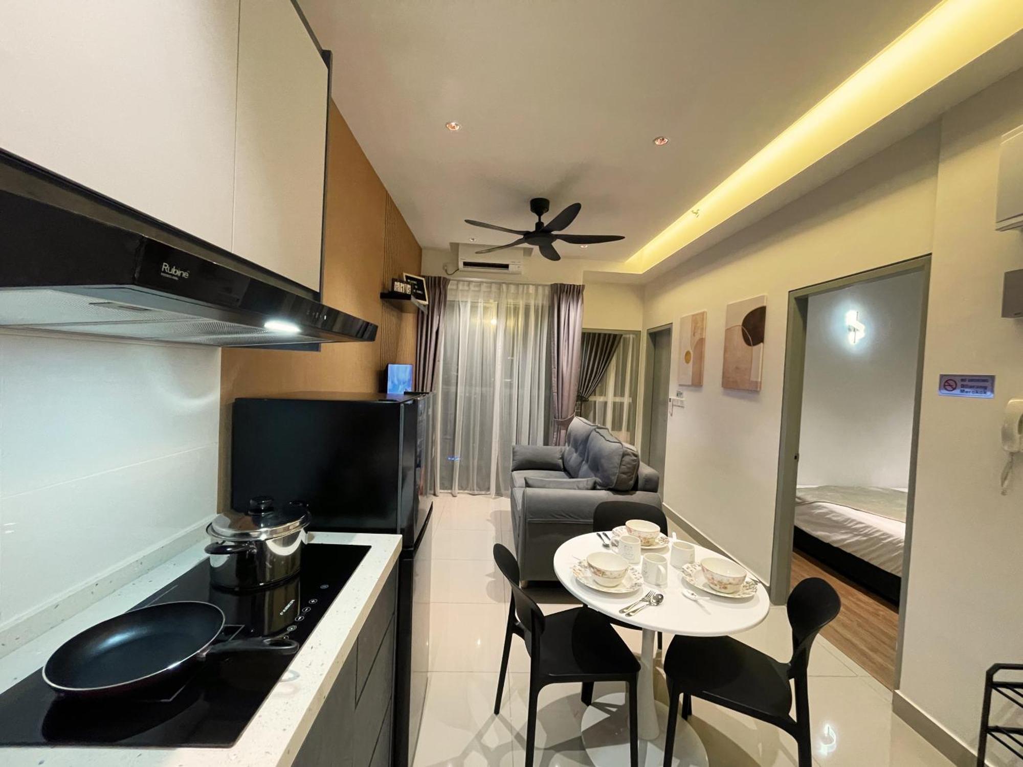 121 Residences By The Homez Near One Utama, Starling Mall, Atria Petaling Jaya