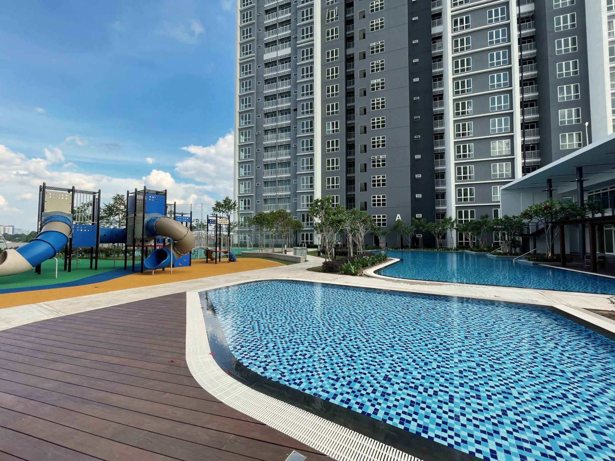 Apartment 121 Residences By The Homez Near One Utama, Starling Mall, Atria *