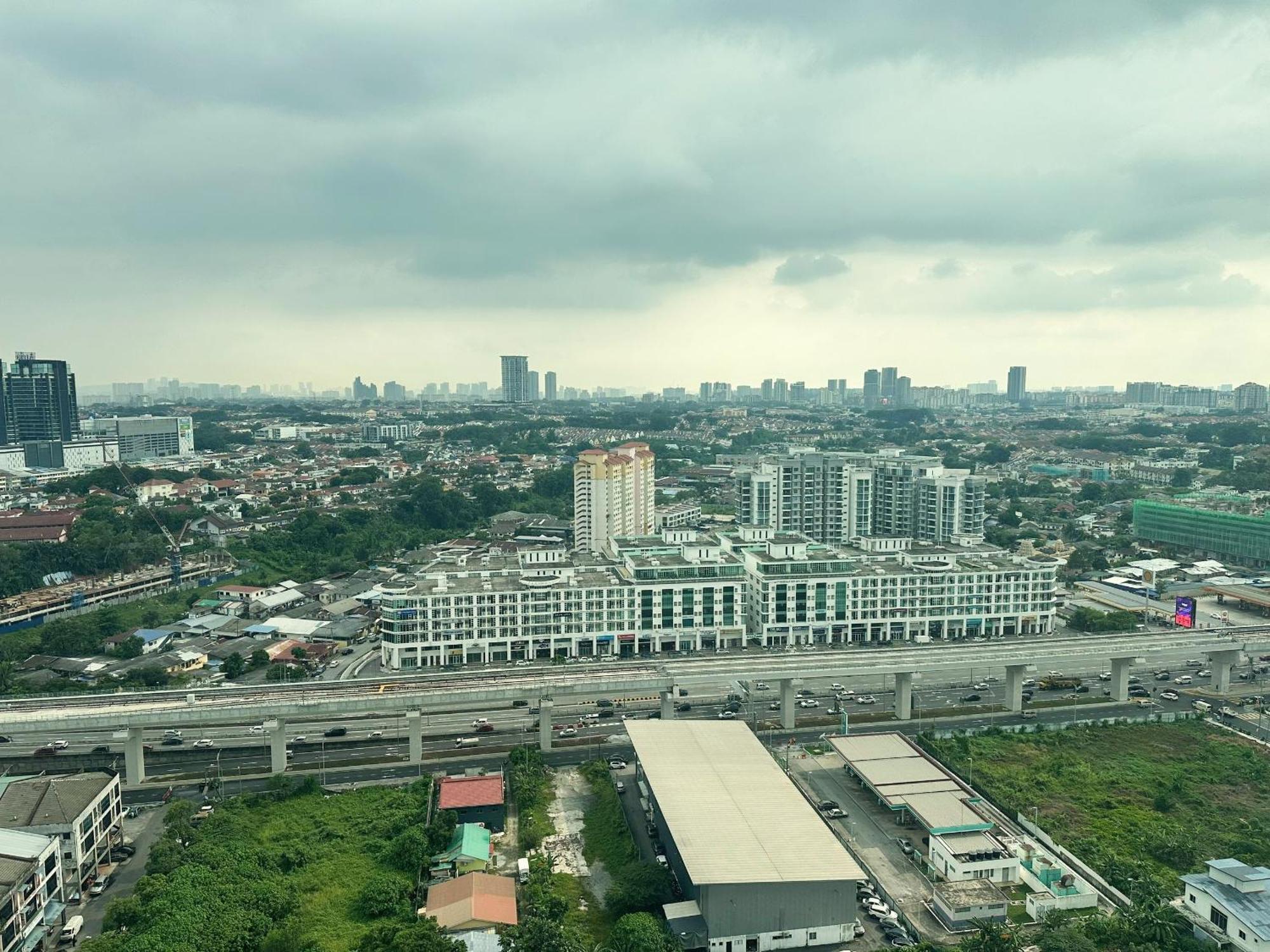 Apartment 121 Residences By The Homez Near One Utama, Starling Mall, Atria