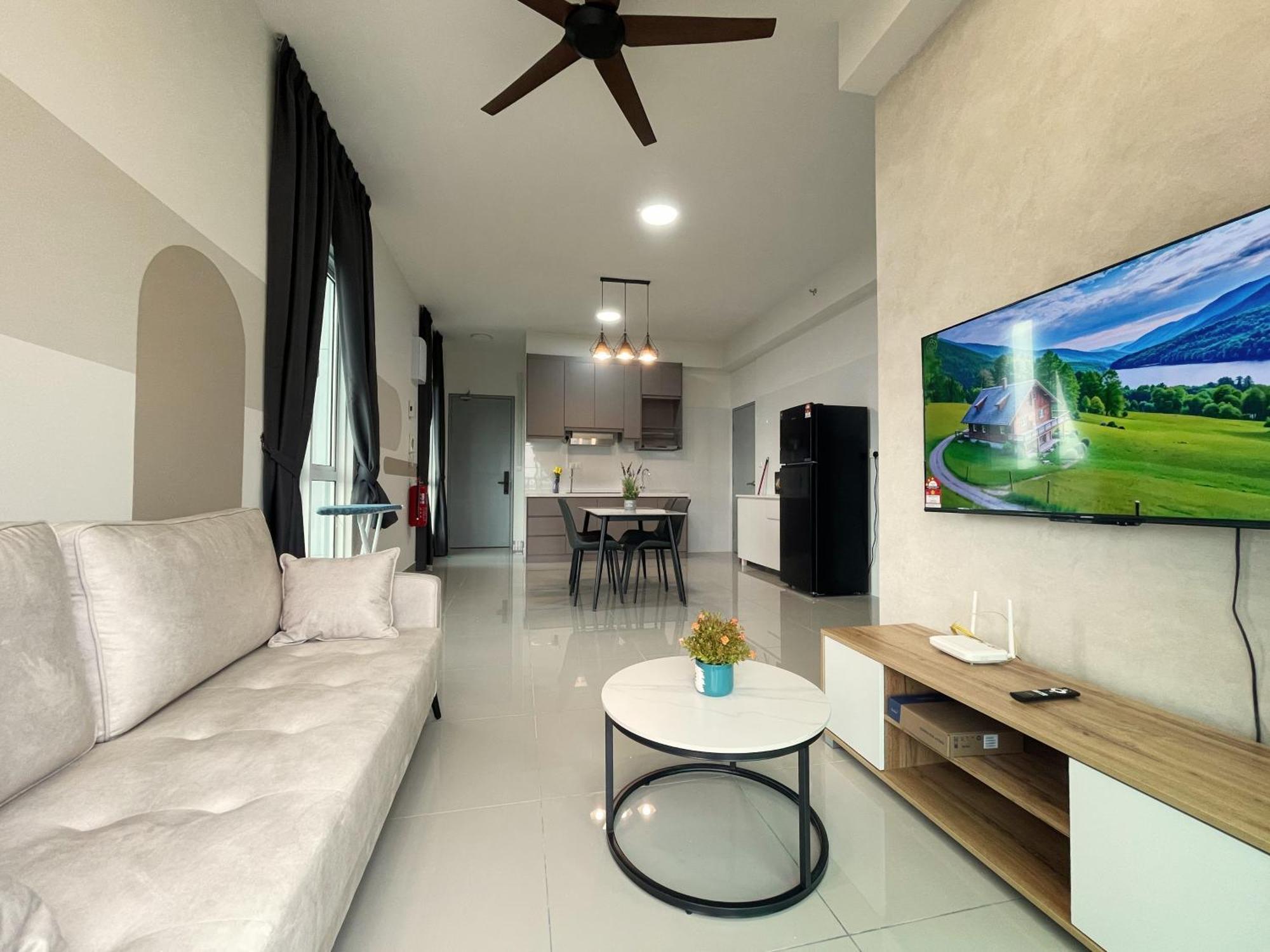 Apartment 121 Residences By The Homez Near One Utama, Starling Mall, Atria