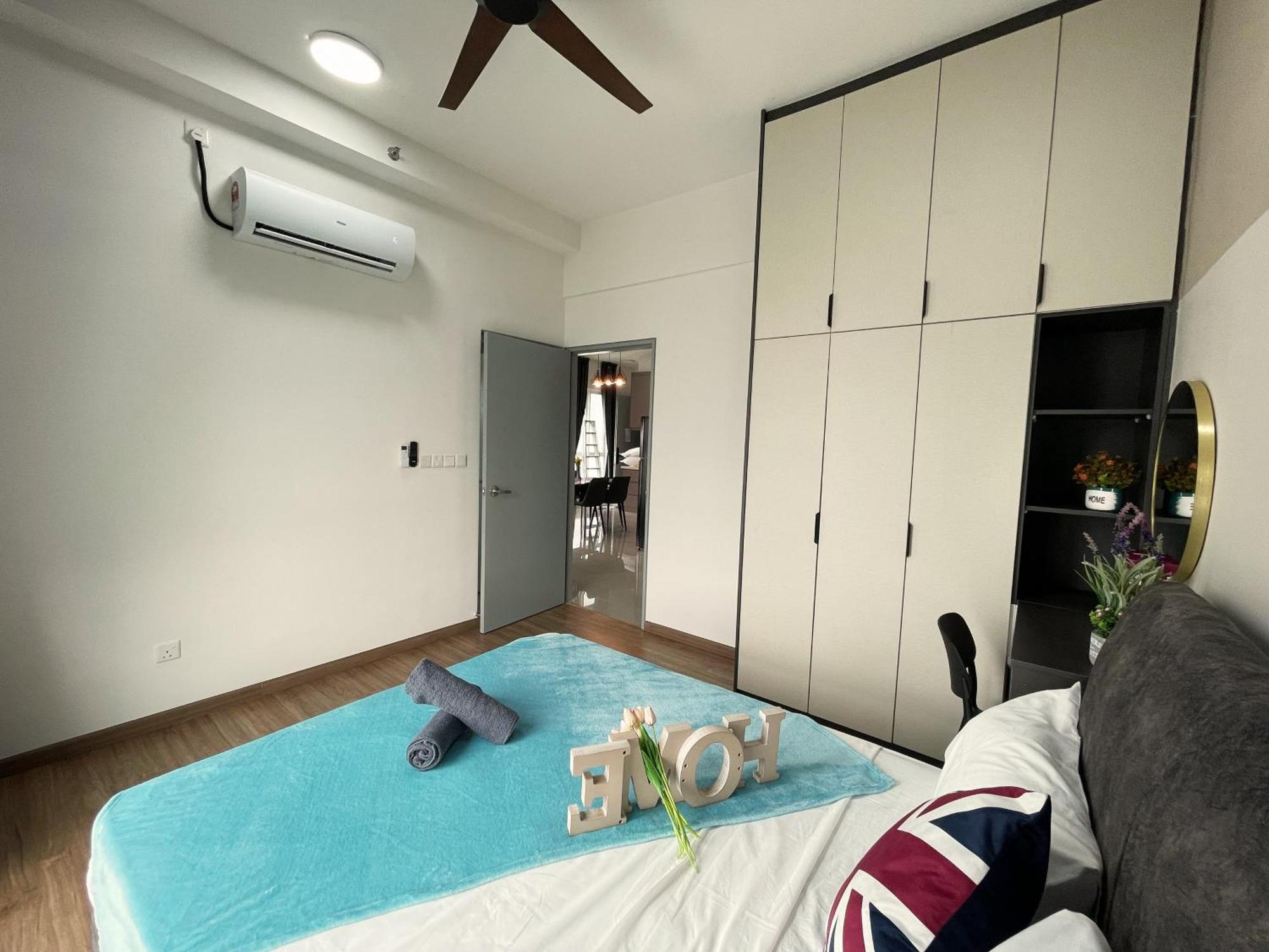 121 Residences By The Homez Near One Utama, Starling Mall, Atria Apartment