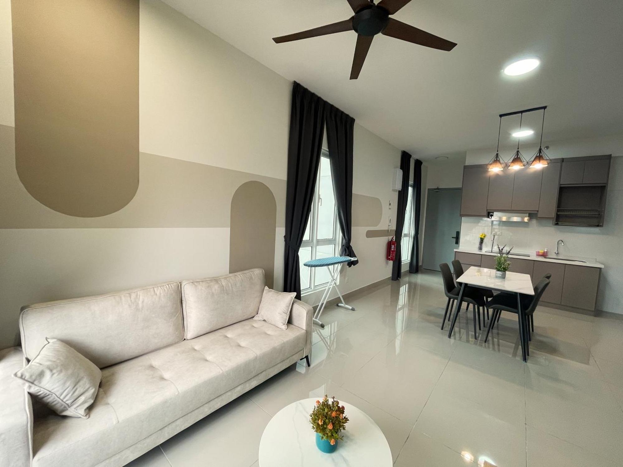 121 Residences By The Homez Near One Utama, Starling Mall, Atria Apartment Petaling Jaya